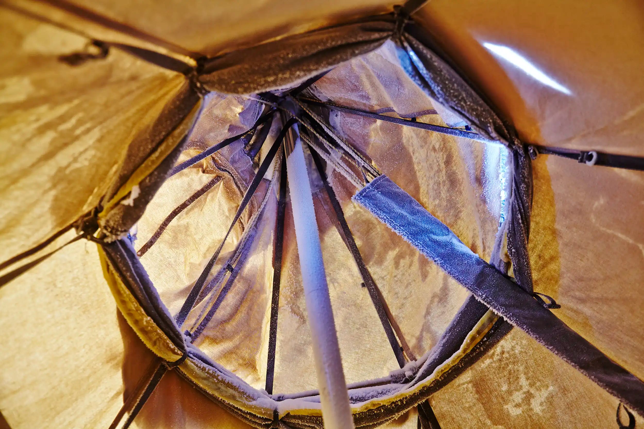 Safir 5 cp canvas tent in extreme winter conditions with Mike Fuchs