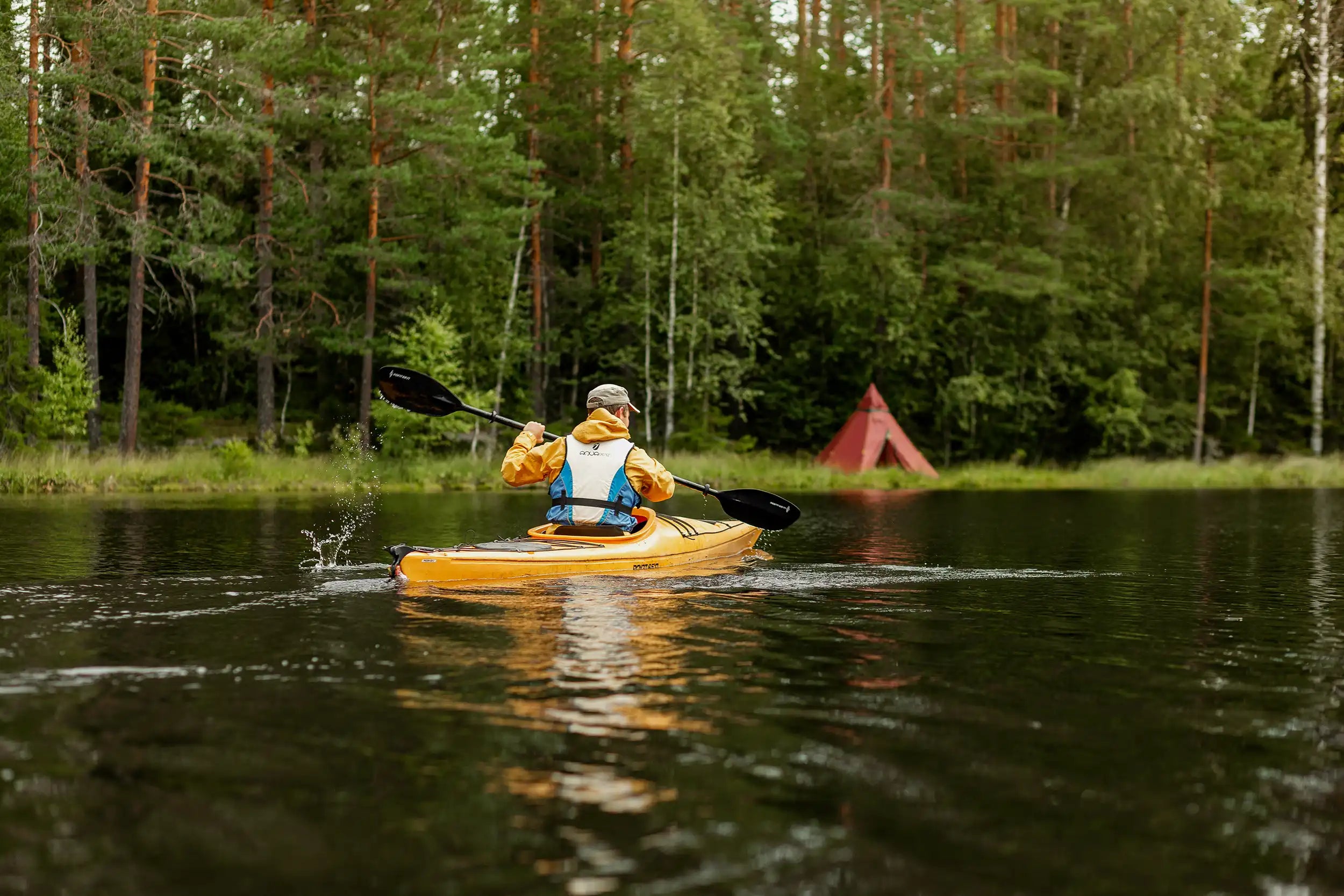 Lightweight tent Zirkon 5 light and a kayak tour