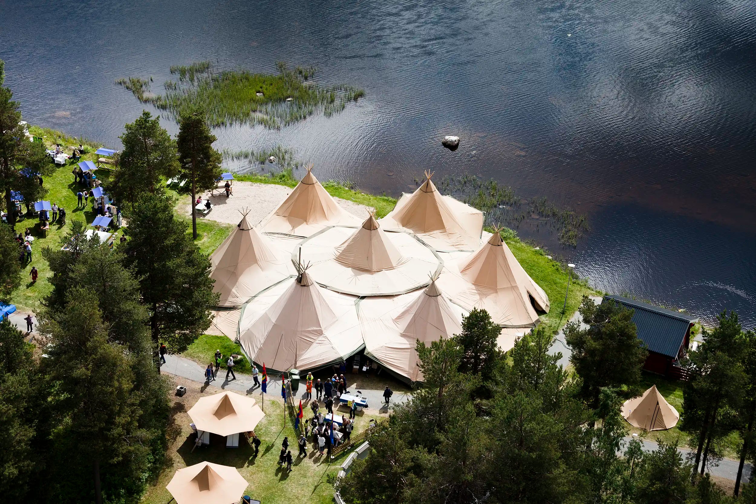 Stora evenemangstält sammankopplade canvas tipi