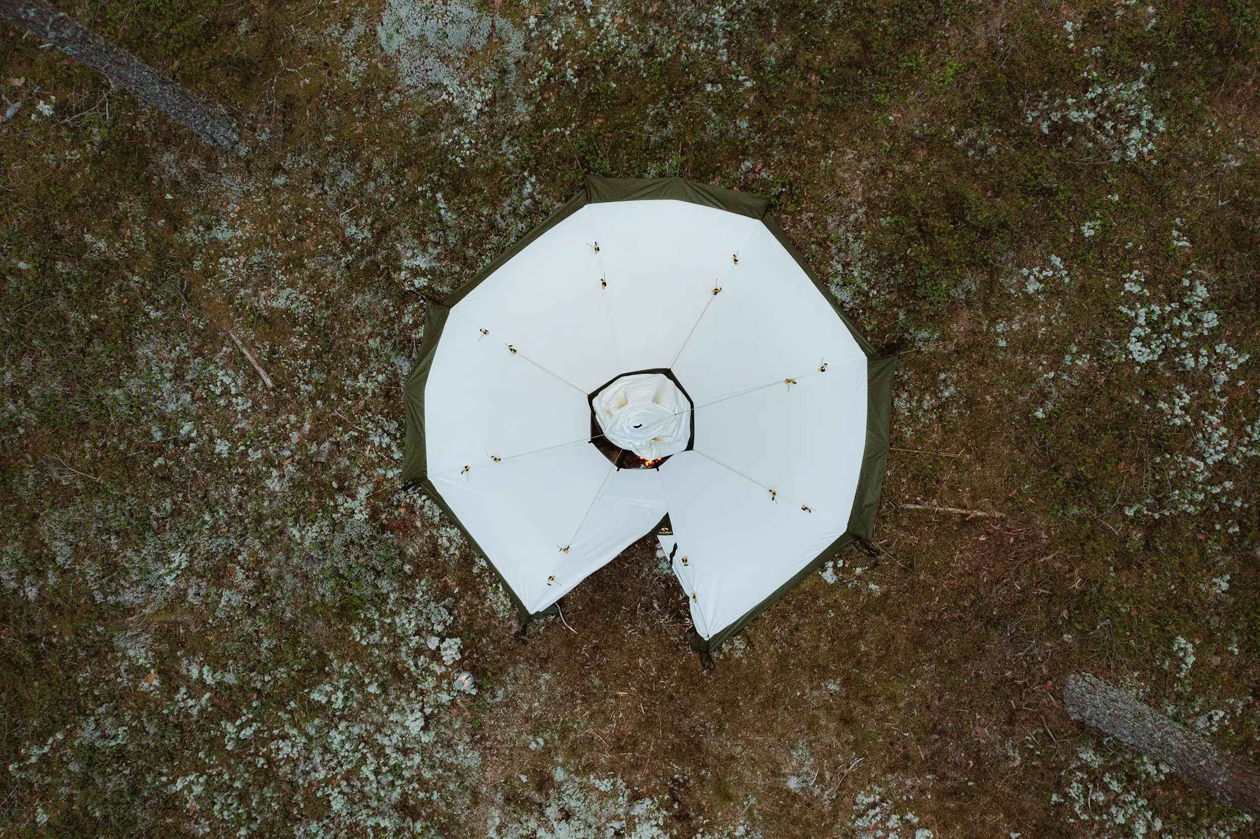 Ecological canvas tents for lowering the carbon foot print