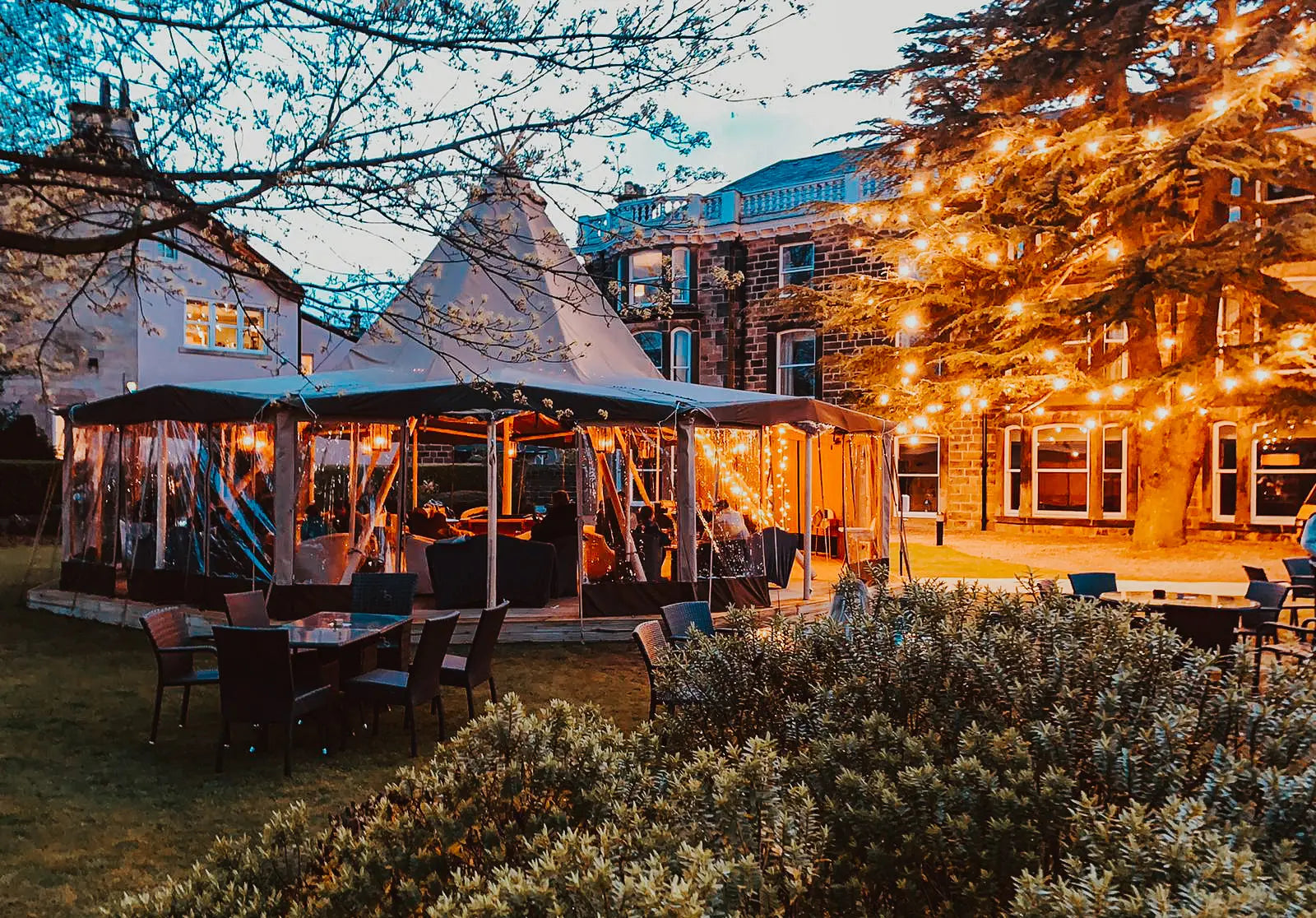 Tents for restaurants, bars and hotels