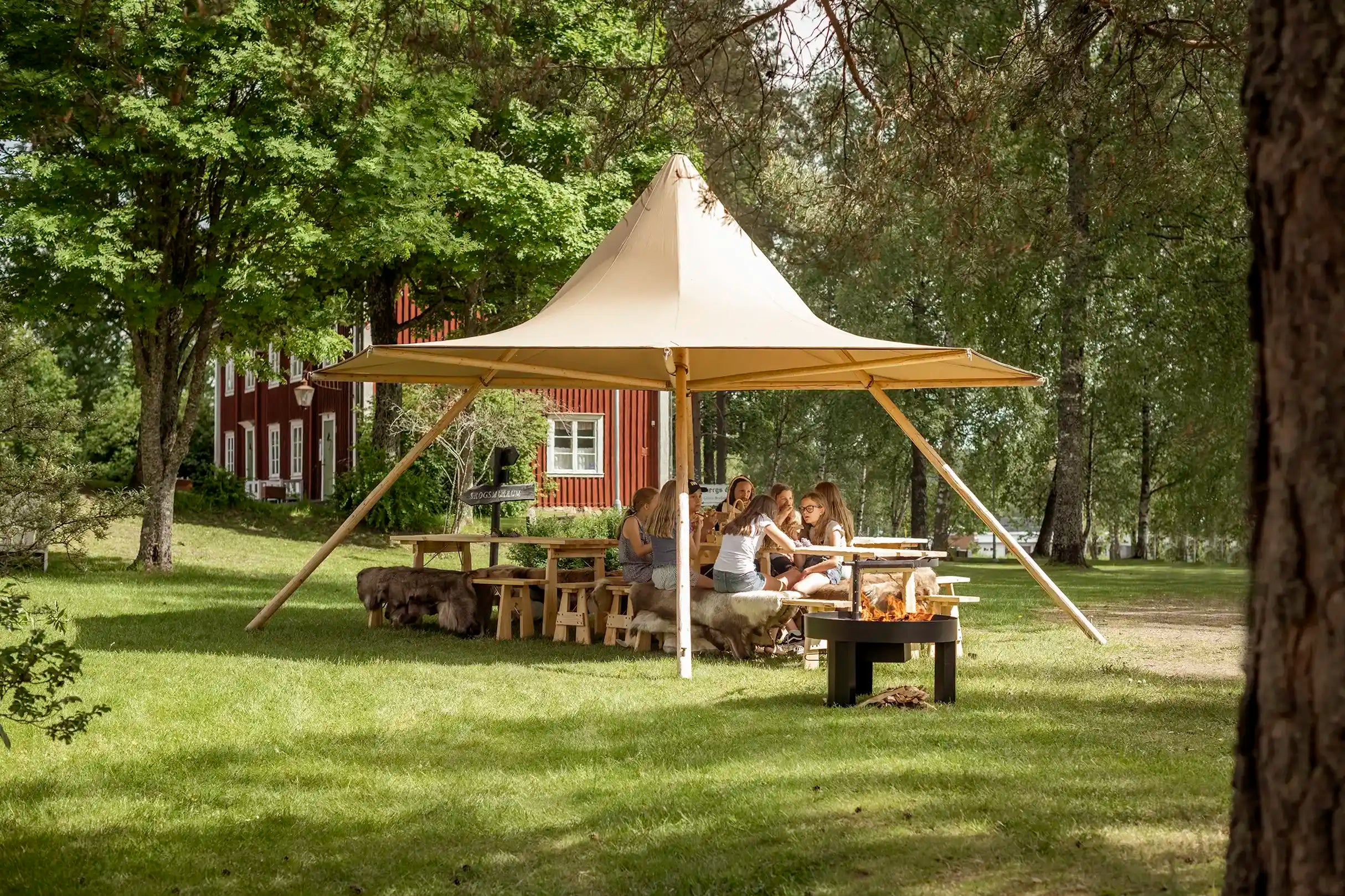 Outdoor education tent solutions